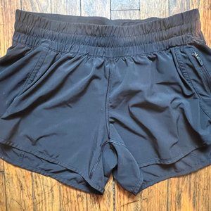 Lululemon Tracker Low-Rise Lined Short 4" | Black